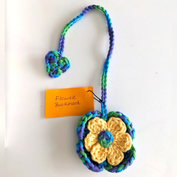 📓NEW Bookmark Flowers HAND CRAFTED Handmade Crochet - Picture 2 of 10